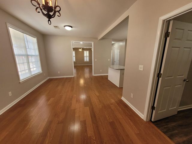 967 CAIRN CREEK DR, Memphis, TN 38018