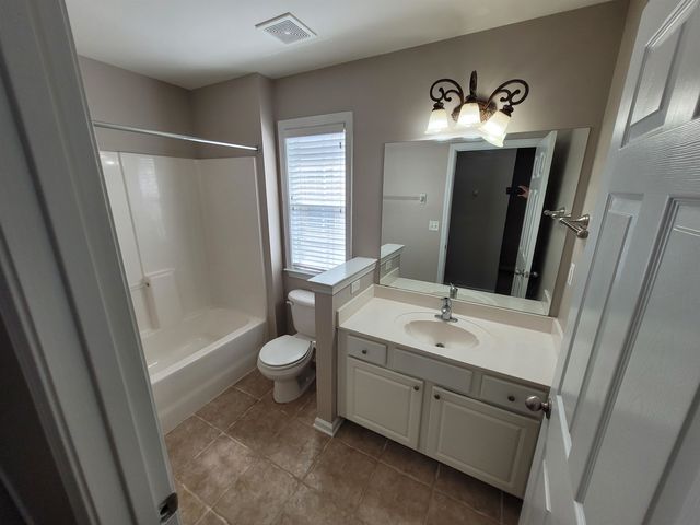 967 CAIRN CREEK DR, Memphis, TN 38018