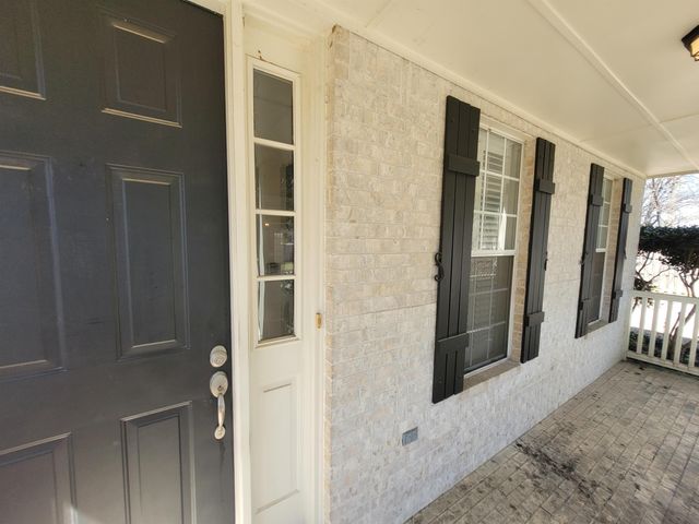 967 CAIRN CREEK DR, Memphis, TN 38018