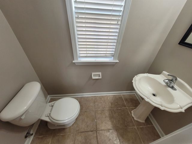 967 CAIRN CREEK DR, Memphis, TN 38018