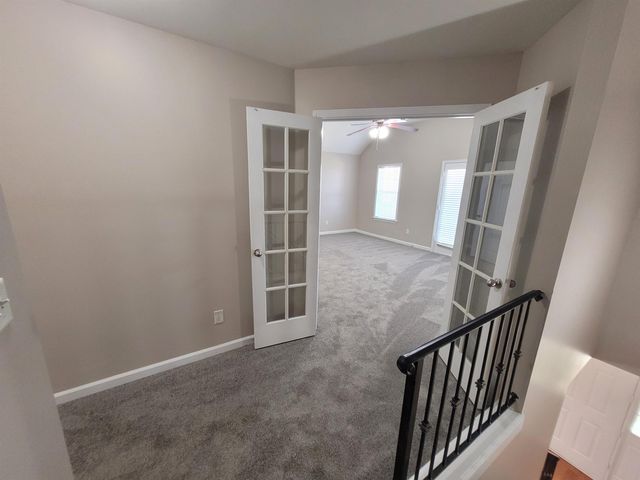 967 CAIRN CREEK DR, Memphis, TN 38018