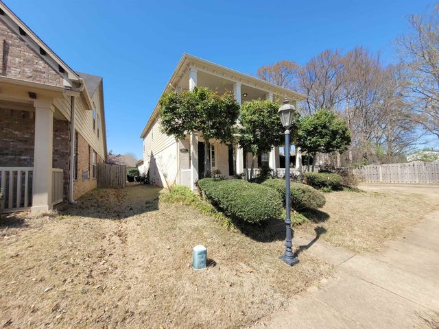 967 CAIRN CREEK DR, Memphis, TN 38018