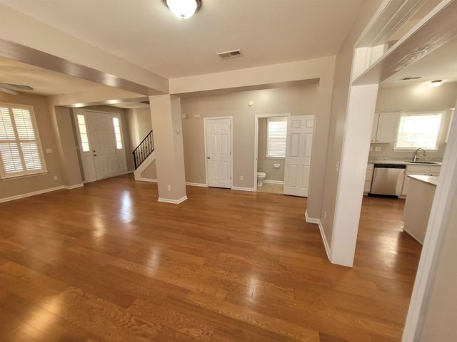 967 CAIRN CREEK DR, Memphis, TN 38018