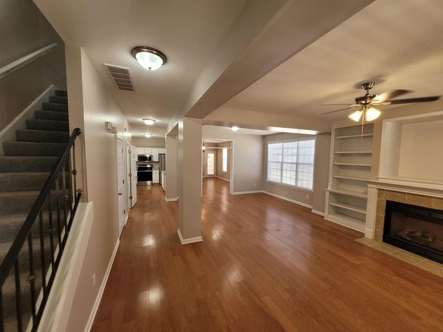 967 CAIRN CREEK DR, Memphis, TN 38018