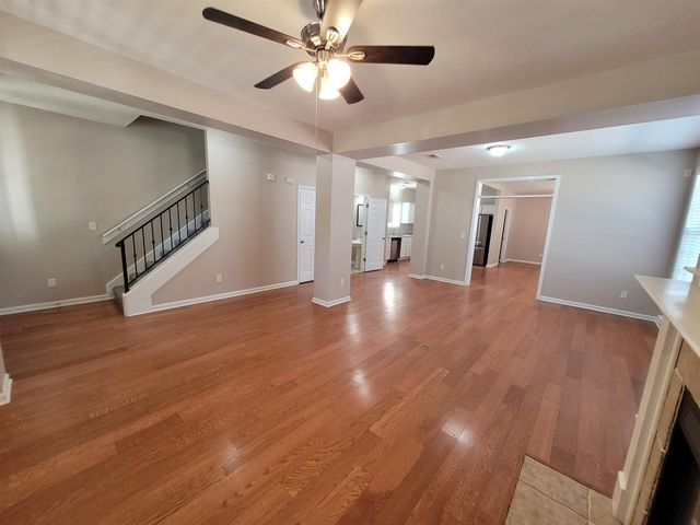 967 CAIRN CREEK DR, Memphis, TN 38018