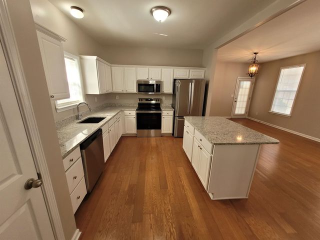 967 CAIRN CREEK DR, Memphis, TN 38018