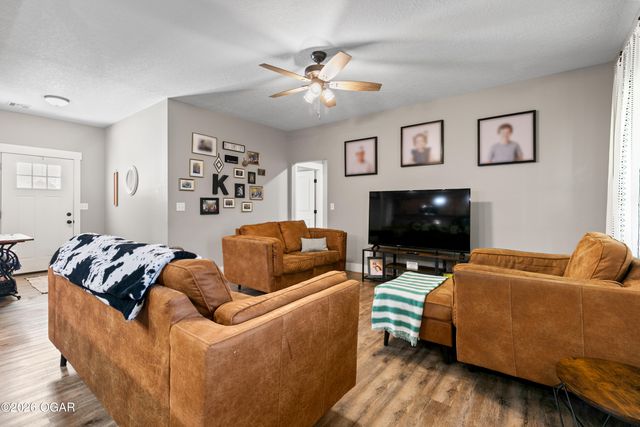 2033 Lakeview Street, Carthage, MO 64836