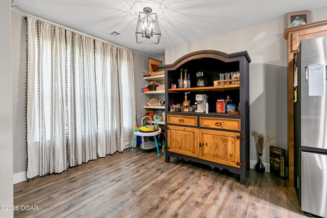 2033 Lakeview Street, Carthage, MO 64836