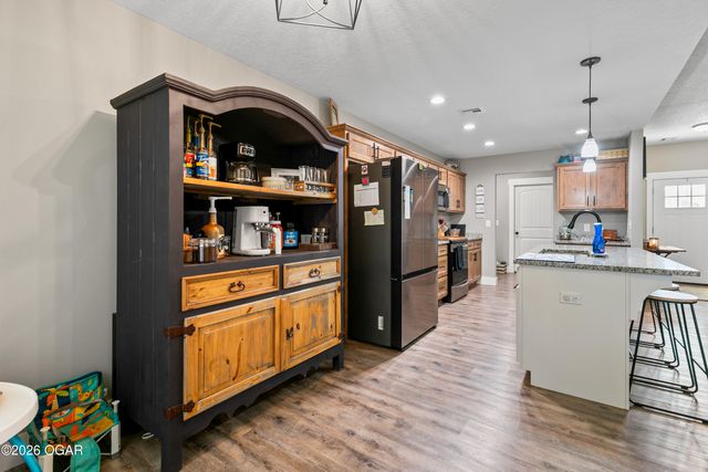 2033 Lakeview Street, Carthage, MO 64836