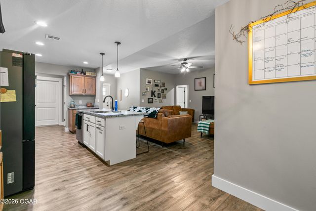 2033 Lakeview Street, Carthage, MO 64836