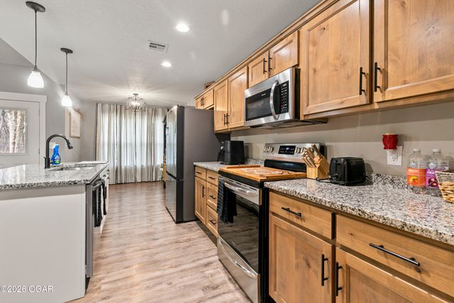 2033 Lakeview Street, Carthage, MO 64836