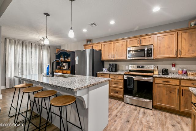 2033 Lakeview Street, Carthage, MO 64836