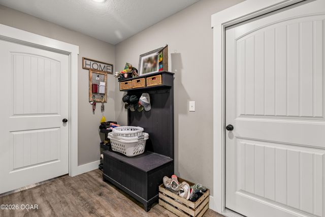 2033 Lakeview Street, Carthage, MO 64836