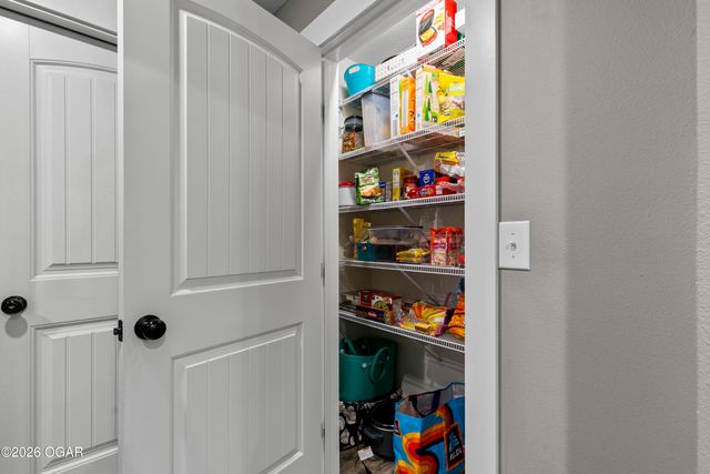 2033 Lakeview Street, Carthage, MO 64836