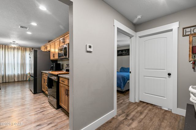 2033 Lakeview Street, Carthage, MO 64836