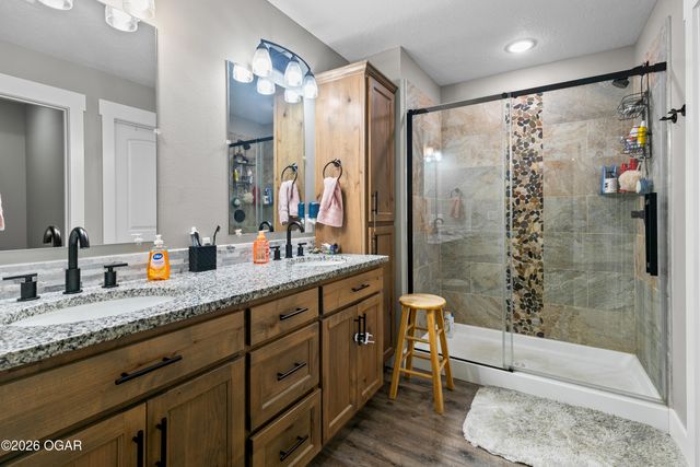 2033 Lakeview Street, Carthage, MO 64836