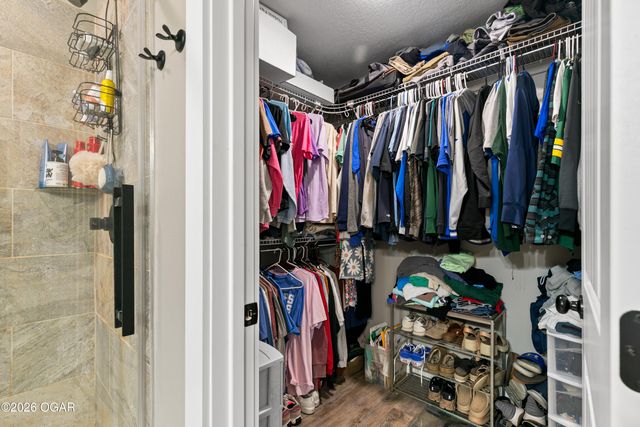 2033 Lakeview Street, Carthage, MO 64836