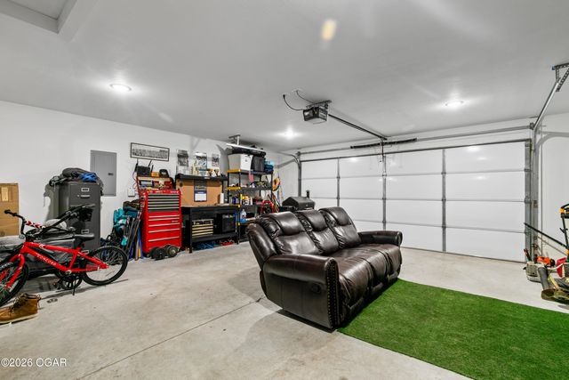 2033 Lakeview Street, Carthage, MO 64836