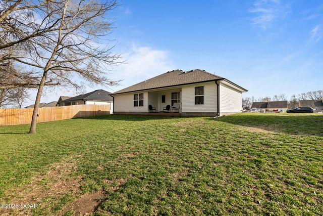 2033 Lakeview Street, Carthage, MO 64836