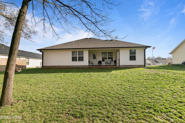 2033 Lakeview Street, Carthage, MO 64836