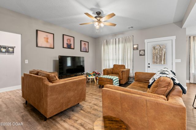 2033 Lakeview Street, Carthage, MO 64836