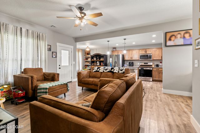 2033 Lakeview Street, Carthage, MO 64836