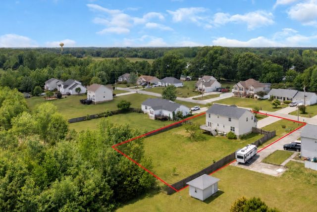 173 W Minster Dr, Baxter, TN 38544