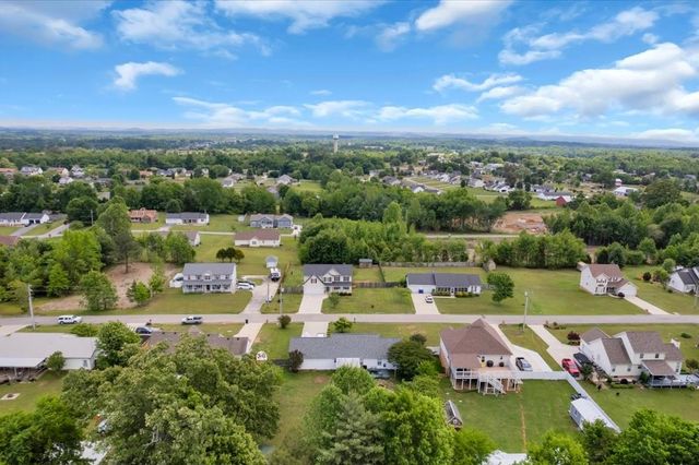 173 W Minster Dr, Baxter, TN 38544