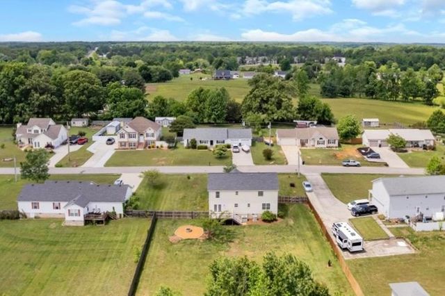 173 W Minster Dr, Baxter, TN 38544