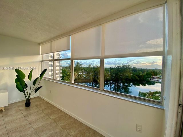 1300 NE Miami Gardens Dr 713E, Miami, FL 33179