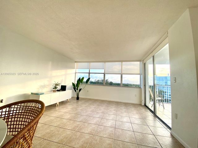 1300 NE Miami Gardens Dr 713E, Miami, FL 33179