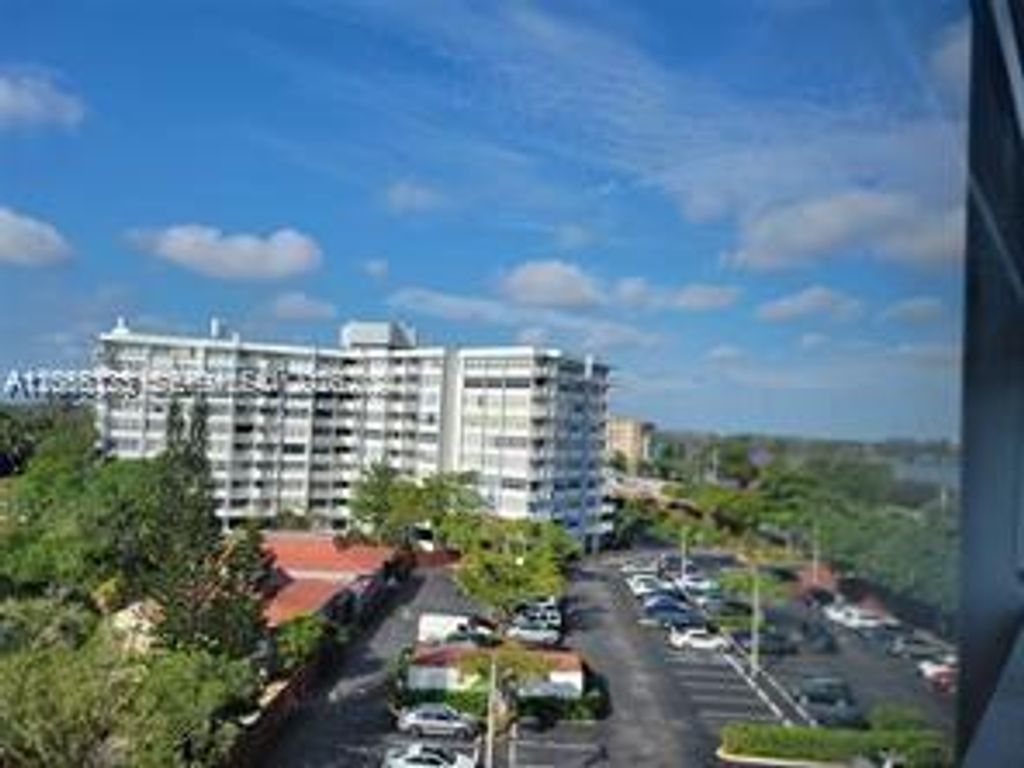 1300 NE Miami Gardens Dr 713E, Miami, FL 33179