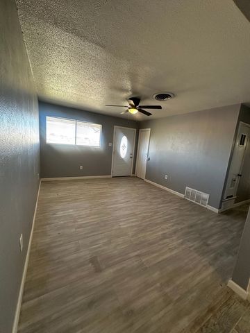 2206 Lyndale Dr, Odessa, TX 79762