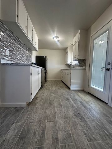 2206 Lyndale Dr, Odessa, TX 79762