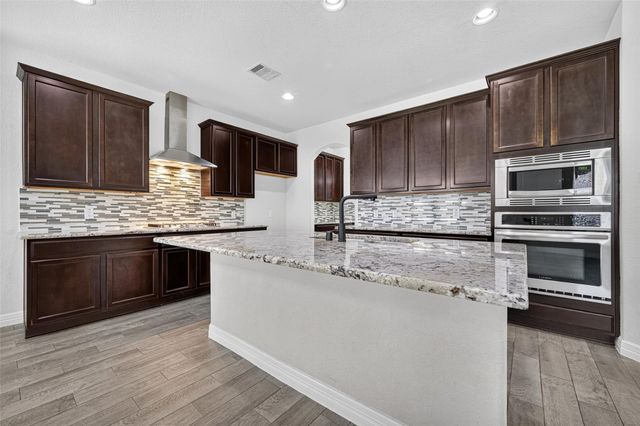 3211 Golden Honey Lane, Richmond, TX 77406