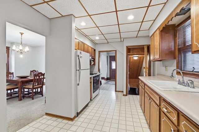 1209 Juno Avenue, Saint Paul, MN 55116