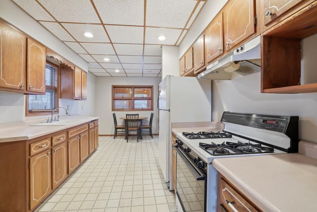 1209 Juno Avenue, Saint Paul, MN 55116