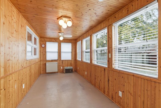 1209 Juno Avenue, Saint Paul, MN 55116