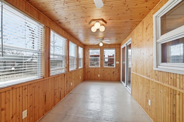 1209 Juno Avenue, Saint Paul, MN 55116