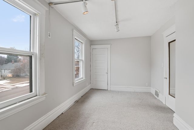 1209 Juno Avenue, Saint Paul, MN 55116