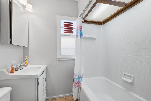 1209 Juno Avenue, Saint Paul, MN 55116