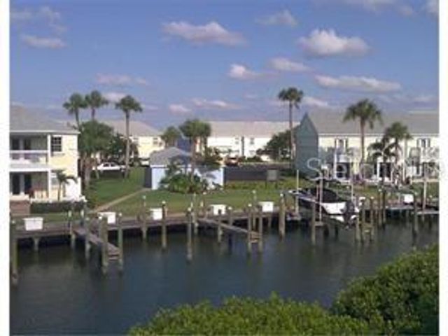 4728 BEACH DRIVE SE B, St Petersburg, FL 33705