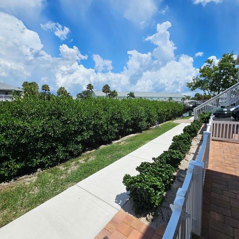 4728 BEACH DRIVE SE B, St Petersburg, FL 33705
