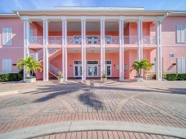4728 BEACH DRIVE SE B, St Petersburg, FL 33705
