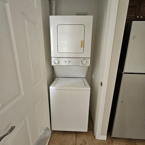 4728 BEACH DRIVE SE B, St Petersburg, FL 33705