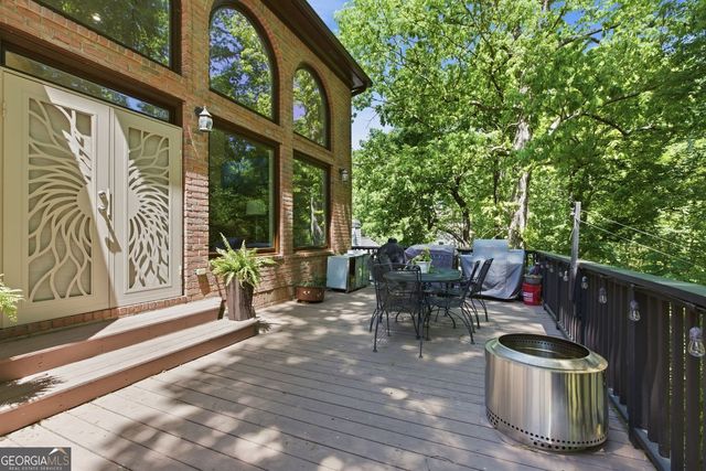 8575 Anchor On Lanier Court, Gainesville, GA 30506