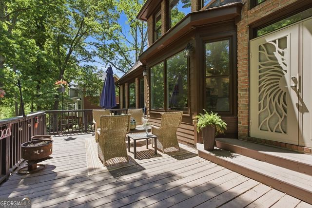 8575 Anchor On Lanier Court, Gainesville, GA 30506
