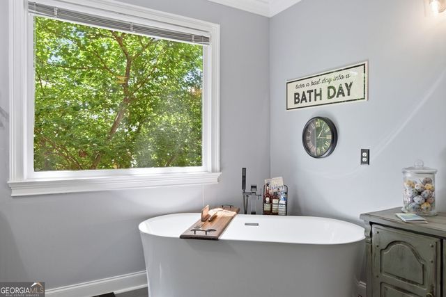 8575 Anchor On Lanier Court, Gainesville, GA 30506