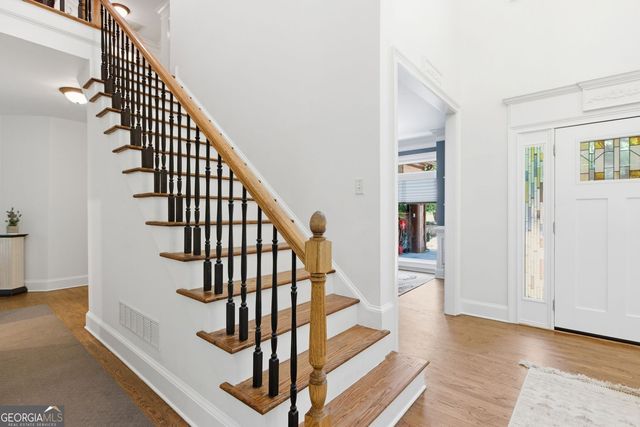 8575 Anchor On Lanier Court, Gainesville, GA 30506