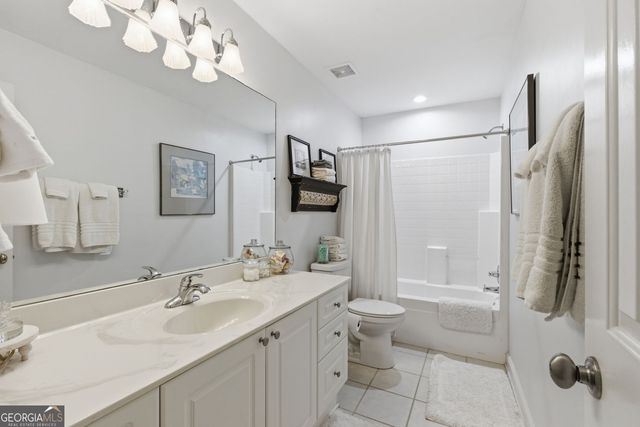 8575 Anchor On Lanier Court, Gainesville, GA 30506